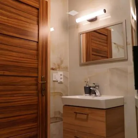 Apartment Fully Equipped House Near Centre