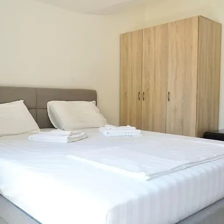 Apartment Fully Equipped House Near Centre *
