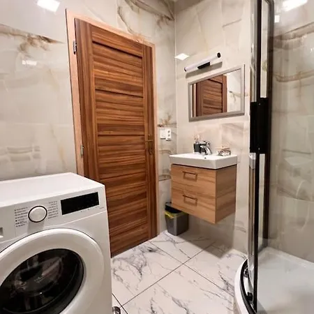 Fully Equipped House Near Centre Apartment *